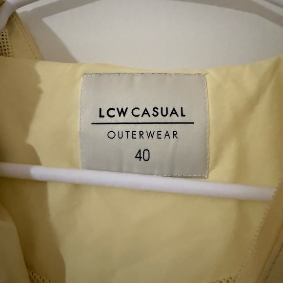 LCW Casual Women’s Lightweight Windbreaker Jacket -- Pastel Yellow - Picture 3 of 5